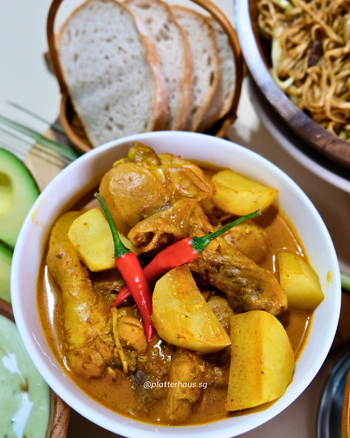 Curry Chicken with Russet Potatoes (Mild Spicy)